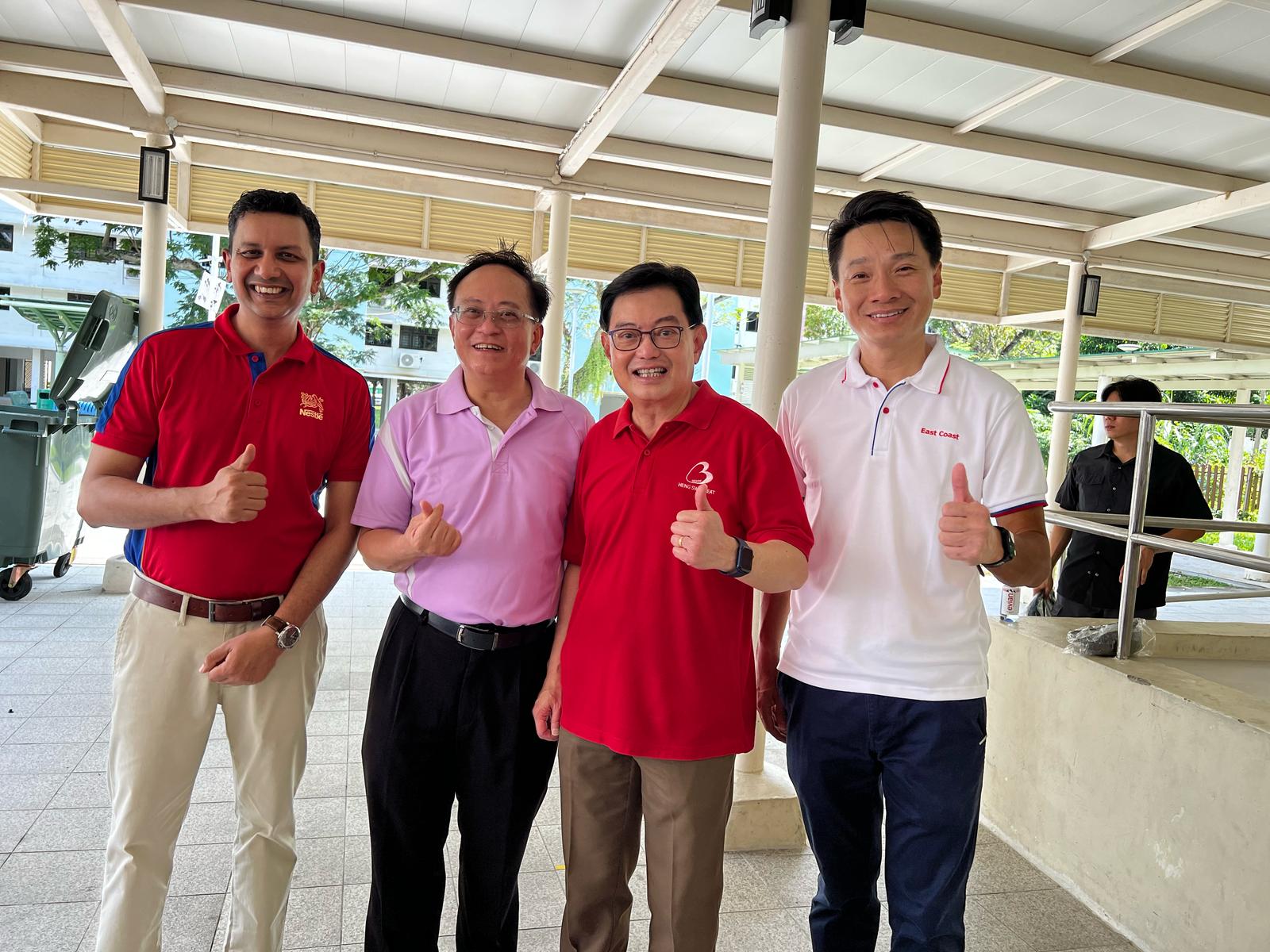 (Left to Right) Mr Rajat Jain, Managing Director Nestlé Singapore, Mr Richard Ong, PBM, Chairman for Bedok Orchid Residents’